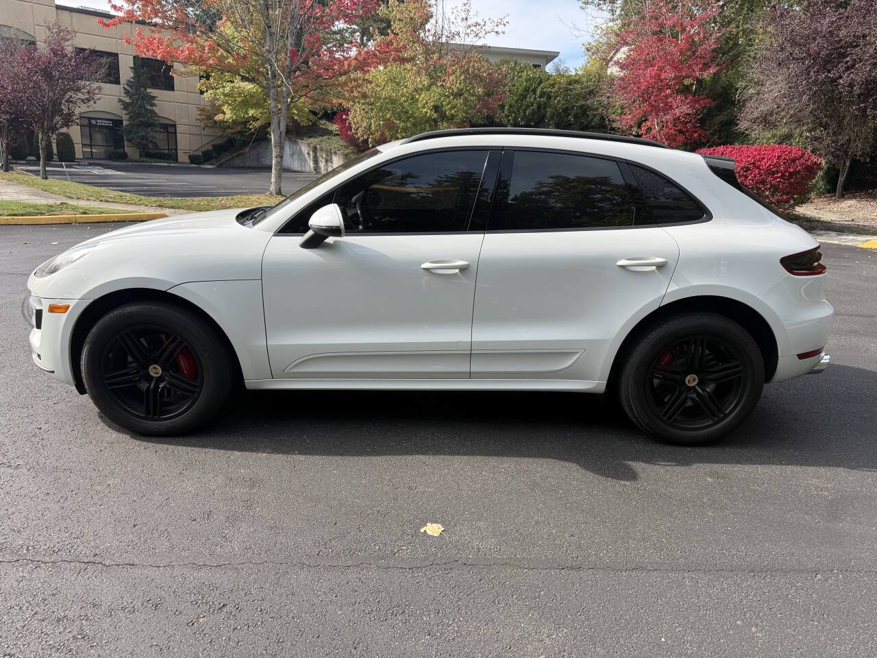 Used 2015 Porsche Macan Turbo w/ Light Comfort Package AWD/4WD image 2