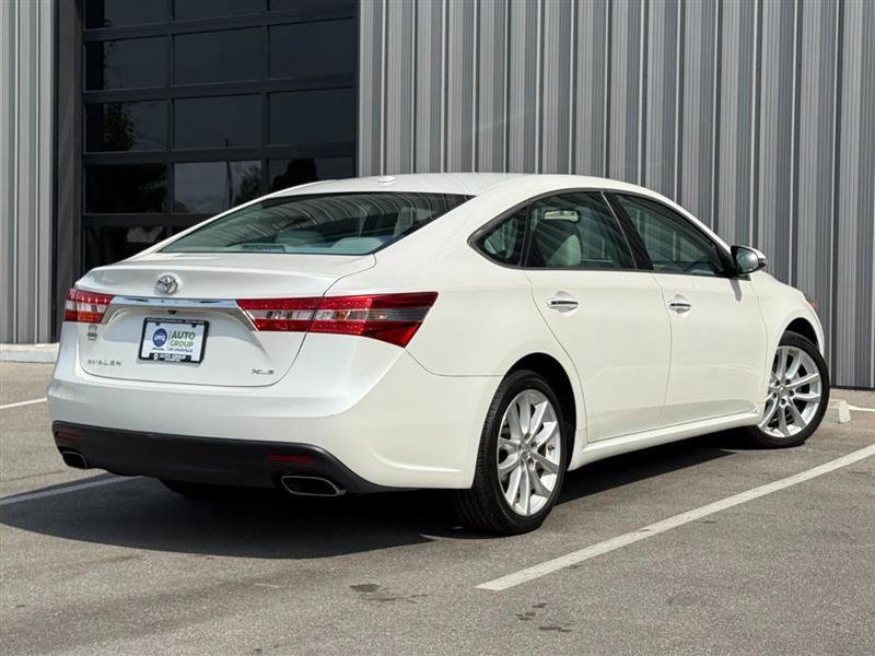 Used 2013 Toyota Avalon XLE Touring FWD image 5