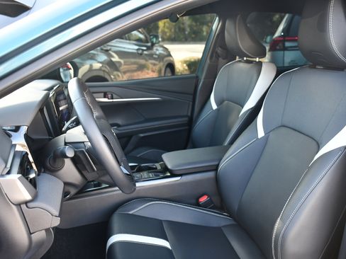 Certified 2025 Toyota Camry SE image 9