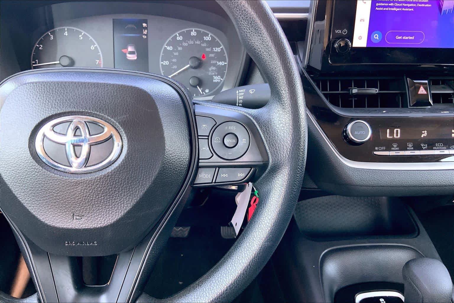 Used 2025 Toyota Corolla LE FWD image 24