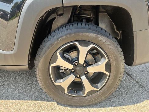 Used 2022 Jeep Renegade Trailhawk w/ Sun/Sound Group AWD/4WD image 19