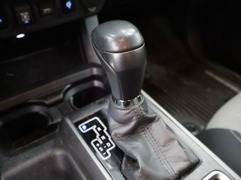 Used 2022 Toyota Tacoma TRD Sport image 17