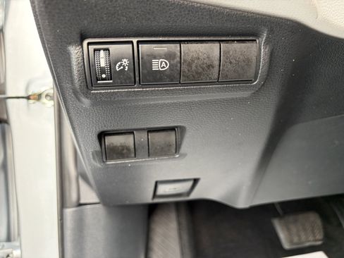Used 2023 Toyota Corolla Cross L AWD/4WD image 26