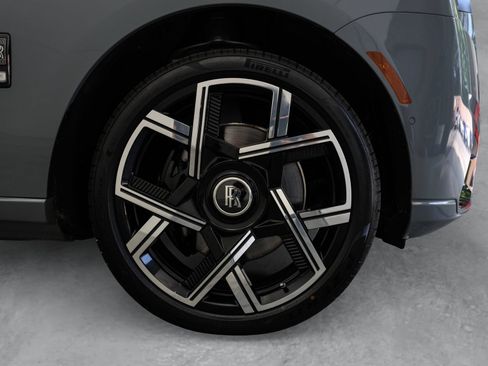 Certified 2025 Rolls-Royce Cullinan Black Badge AWD/4WD image 8