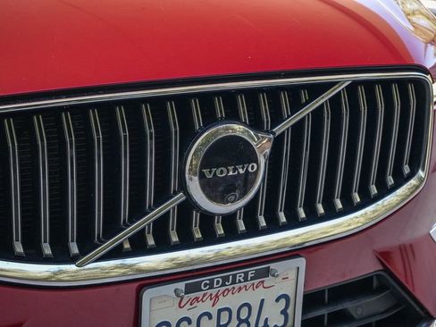 Used 2023 Volvo XC60 B5 Plus w/ Climate Package AWD/4WD image 9