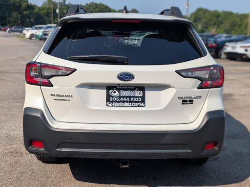 Used 2025 Subaru Outback Premium AWD/4WD image 8