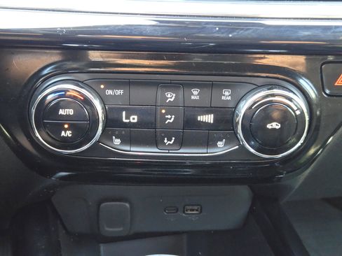 Used 2025 Chevrolet Trax RS w/ Driver Confidence Package image 21