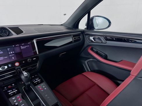 New 2026 Porsche Macan image 26