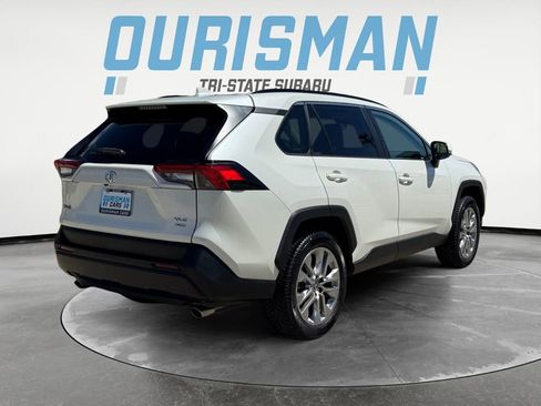 Used 2022 Toyota RAV4 XLE Premium AWD/4WD image 6