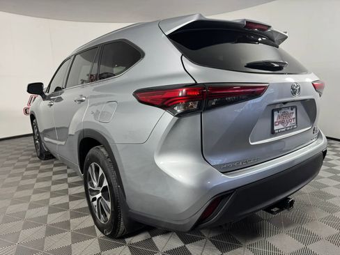 Used 2021 Toyota Highlander XLE image 27