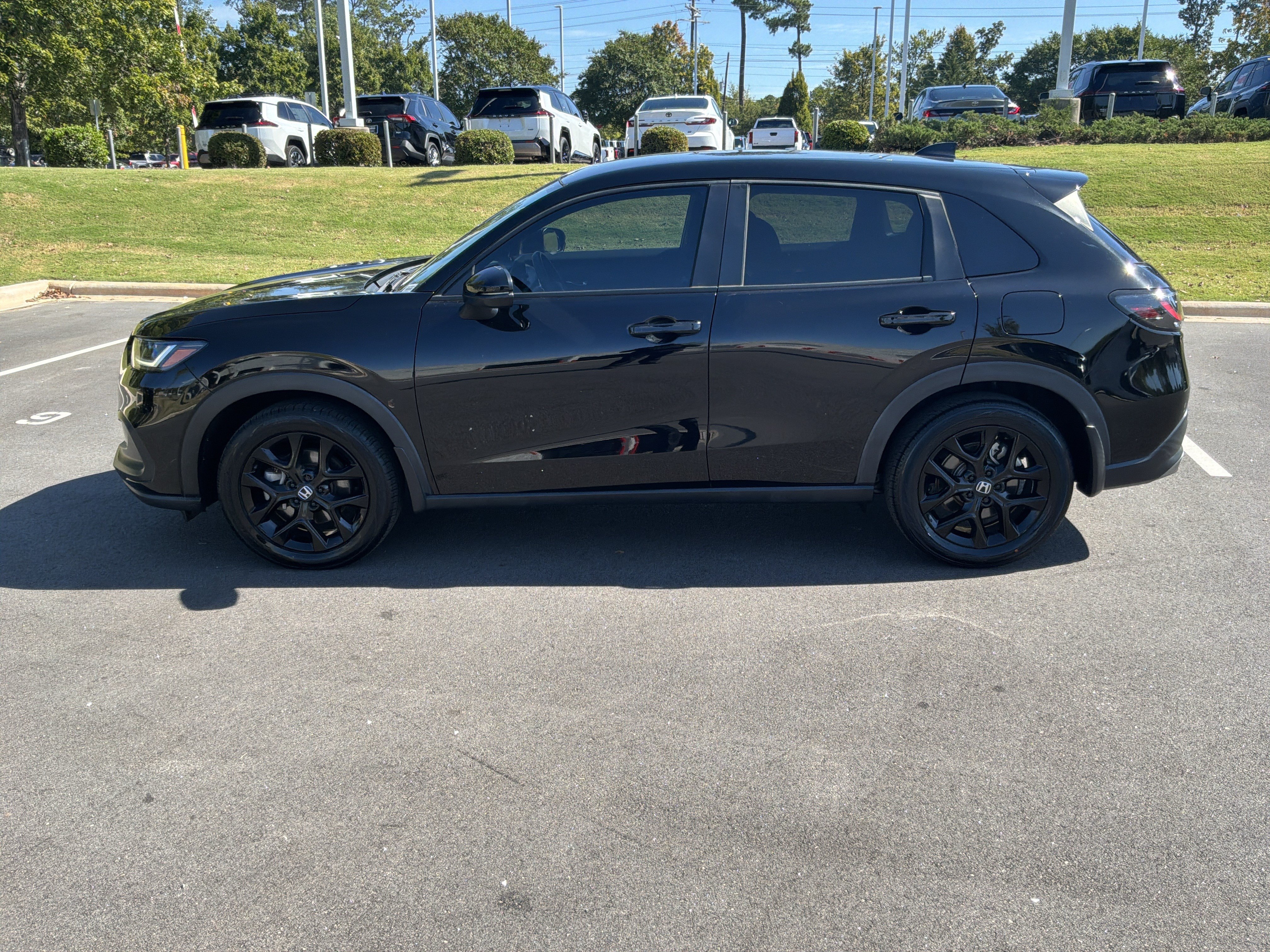 Used 2023 Honda HR-V Sport image 7