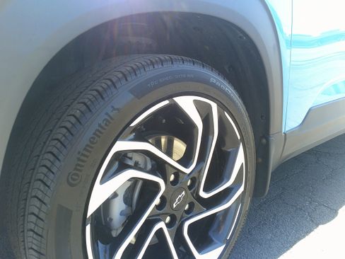 Used 2025 Chevrolet TrailBlazer RS w/ Convenience Package AWD/4WD image 16
