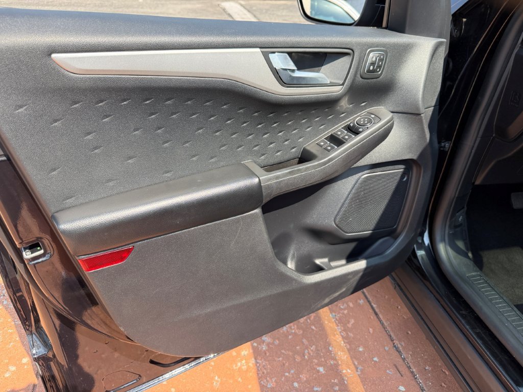Used 2020 Ford Escape SEL FWD image 9