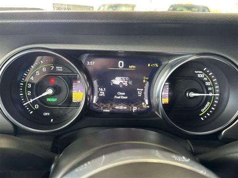 Used 2022 Jeep Wrangler Unlimited Rubicon 4xe image 16