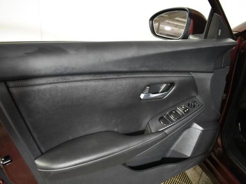 Used 2024 Nissan Sentra SV FWD image 7