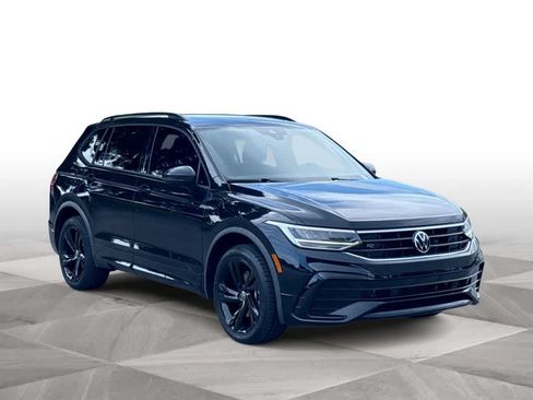 Used 2024 Volkswagen Tiguan SE R-Line FWD image 2