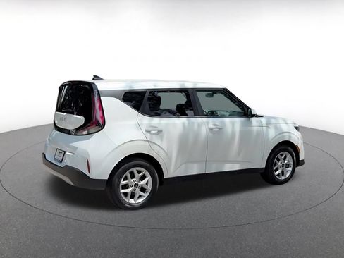 Used 2025 Kia Soul LX w/ LX Technology Package FWD image 15