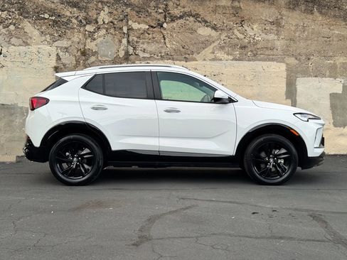 Used 2024 Buick Encore GX Sport Touring FWD image 3