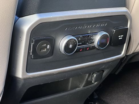 Used 2023 Ford Expedition Limited image 23