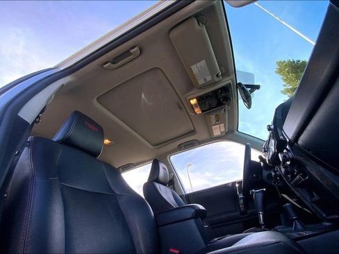 Used 2018 Toyota 4Runner TRD Off-Road Premium w/ TRD Performance Package image 21