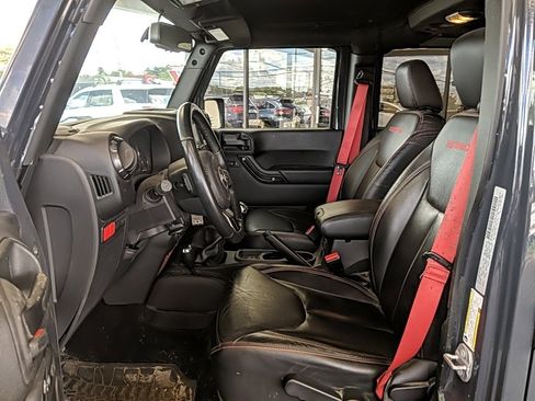 Used 2017 Jeep Wrangler Unlimited Rubicon image 9