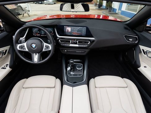 Used 2022 BMW Z4 sDrive30i w/ M Sport Package image 2