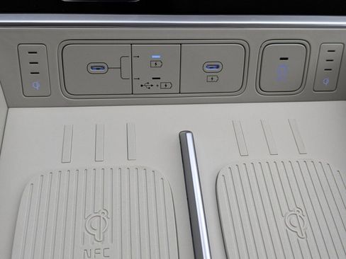 Used 2025 Hyundai Santa Fe Calligraphy FWD image 17