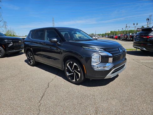 Used 2024 Mitsubishi Outlander SE AWD/4WD image 10