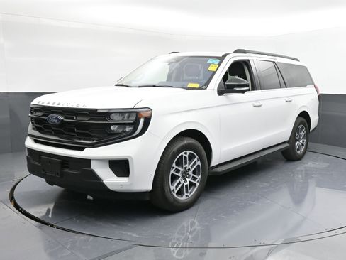 Used 2025 Ford Expedition Max Active image 4