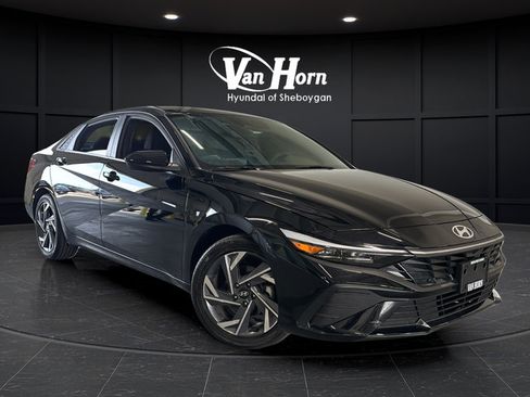 Certified 2025 Hyundai Elantra Sport FWD image 1