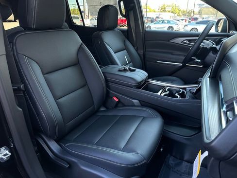 New 2026 Chevrolet Traverse LT image 17