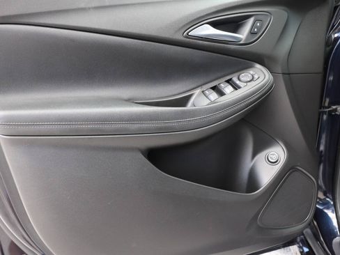 Used 2021 Buick Encore GX Select w/ Sport Touring Package FWD image 12