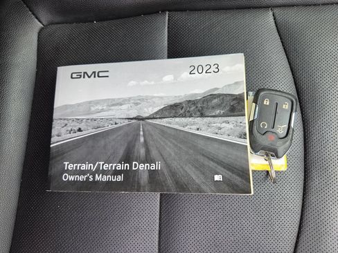 Used 2023 GMC Terrain AT4 AWD/4WD image 30