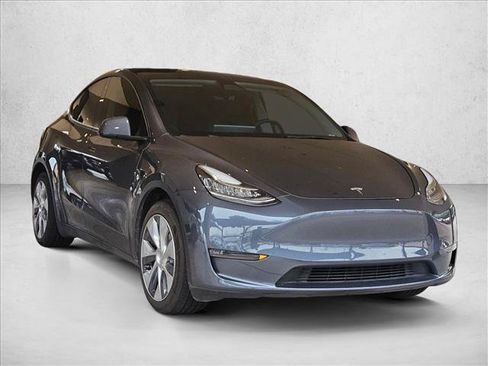 Used 2023 Tesla Model Y Long Range AWD/4WD image 3