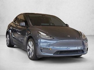Used 2023 Tesla Model Y Long Range AWD/4WD video 3
