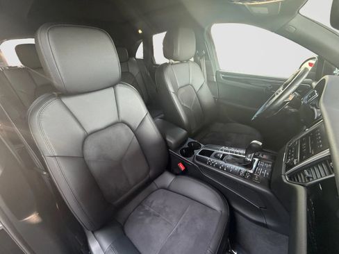 Used 2018 Porsche Macan S AWD/4WD image 21