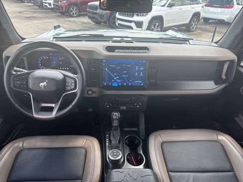 Used 2023 Ford Bronco Wildtrak image 12