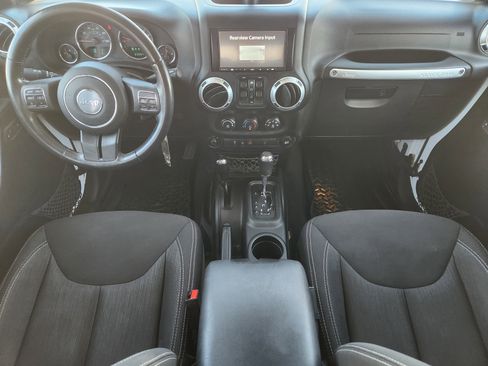 Used 2014 Jeep Wrangler Unlimited Rubicon w/ Connectivity Group AWD/4WD image 24