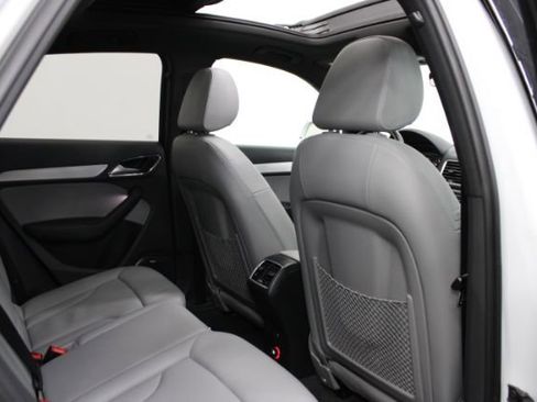 Used 2018 Audi Q3 2.0T Premium Plus w/ Premium Plus Package image 25