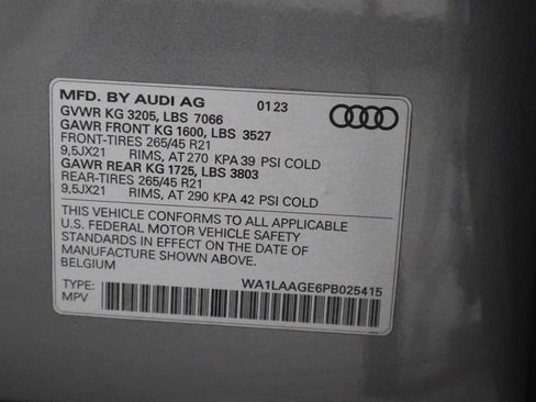 Used 2023 Audi e-tron Premium Plus w/ Premium Plus Package AWD/4WD image 42