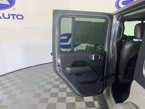 Used 2022 Jeep Wrangler Unlimited Sahara AWD/4WD image 29