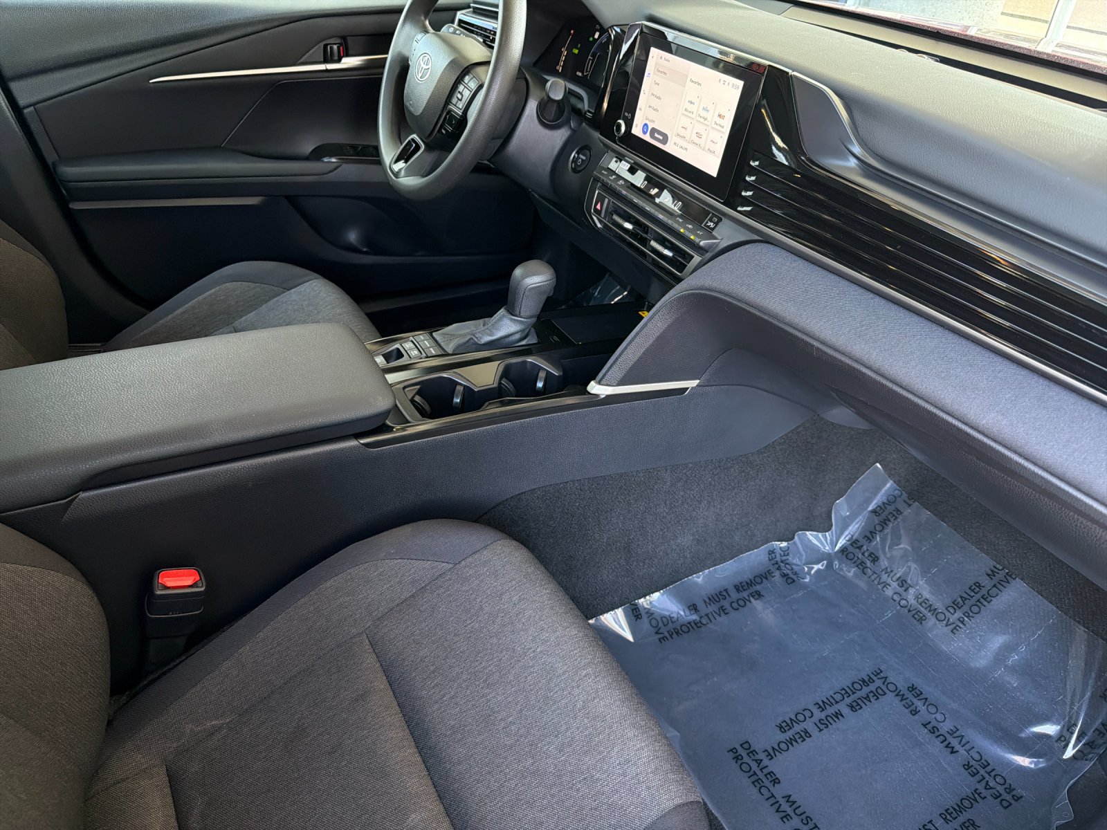 Used 2025 Toyota Camry LE FWD image 14