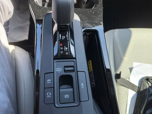 Used 2024 Toyota Prius Limited w/ Limited Premium Package FWD image 20