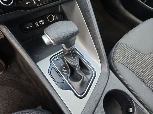 Used 2018 Kia Niro LX image 29