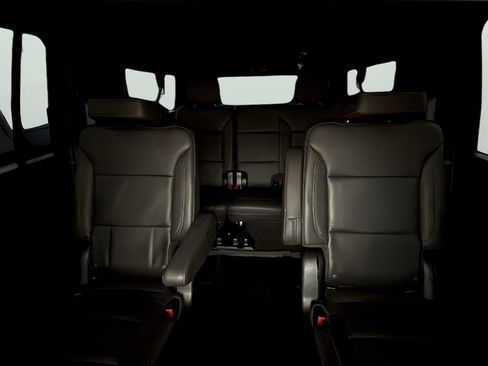 Used 2023 Chevrolet Suburban Z71 w/ Luxury Package image 27