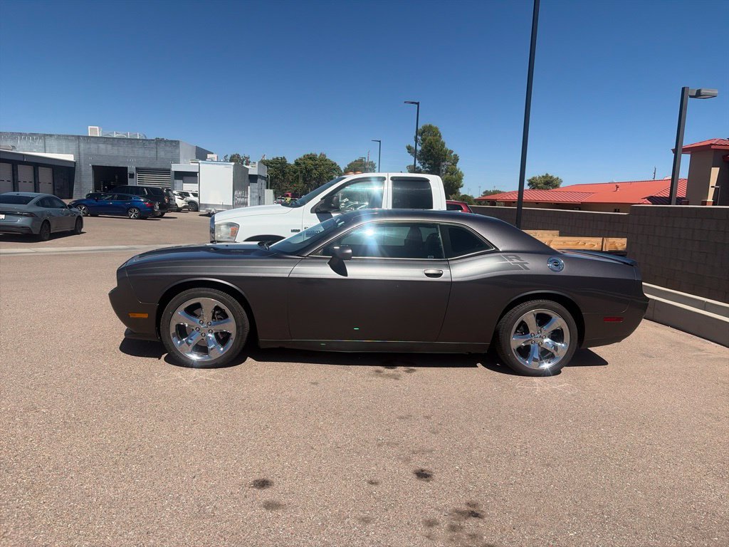 Used 2014 Dodge Challenger R/T Plus RWD image 2