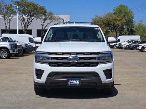 Used 2024 Ford Expedition Max XLT image 2