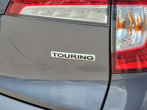 Used 2019 Honda Pilot Touring image 10