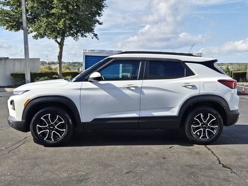 Certified 2021 Chevrolet TrailBlazer ACTIV w/ Sun and Liftgate Package image 2