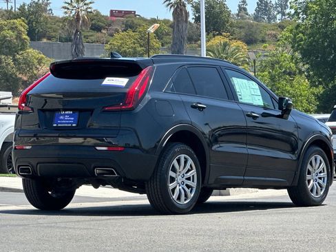Used 2023 Cadillac XT4 Premium Luxury FWD image 3